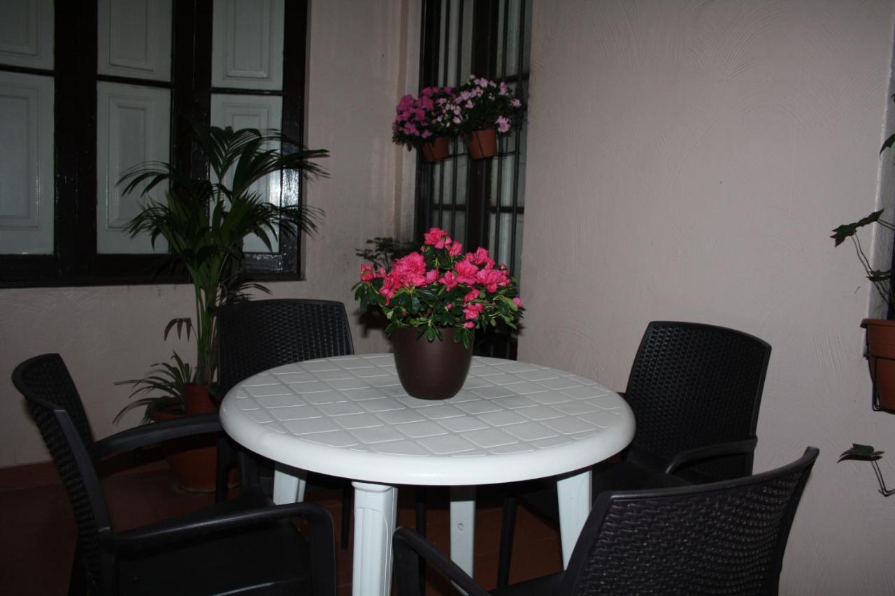 Pension Colmenero บาร์เซโลนา ภายนอก รูปภาพ